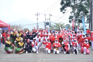 Memperingati HUT ke-80, RW 10 Mekarbakti Gelar Jalan Sehat SEHATI dengan Ribuan Peserta