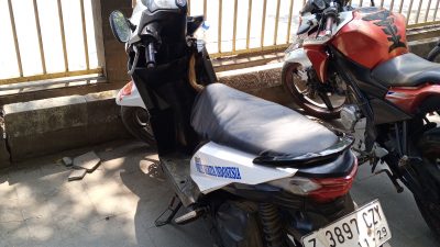 Helm Wartawan Hilang di Area Parkir Bank Mandiri KCP Jatinangor, Pengunjung Diimbau Waspada